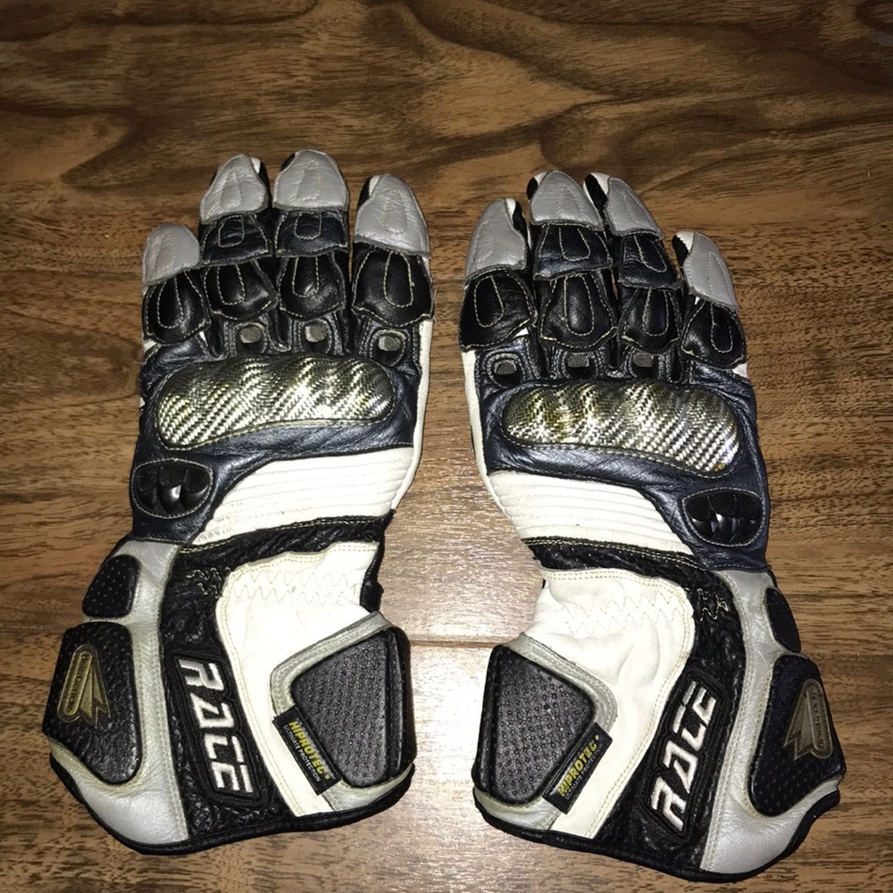 Hein Gericke motorcycle gloves, white, size L.